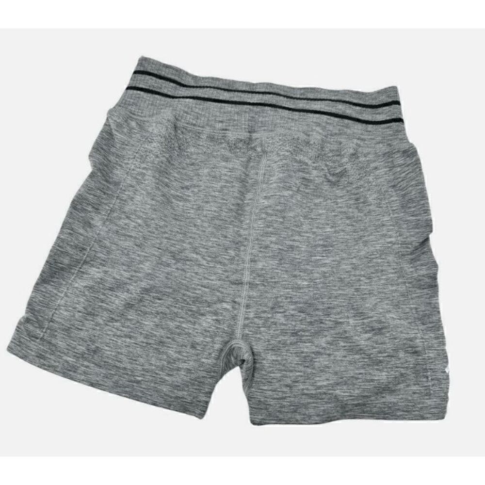 FourLaps NWT size XL women's Aero Seamless Short 3” Heather gray